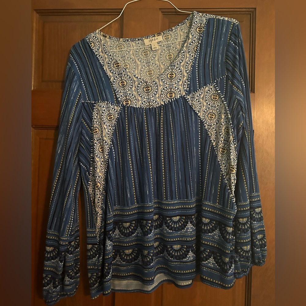 Tunic- long sleeve (gently used)